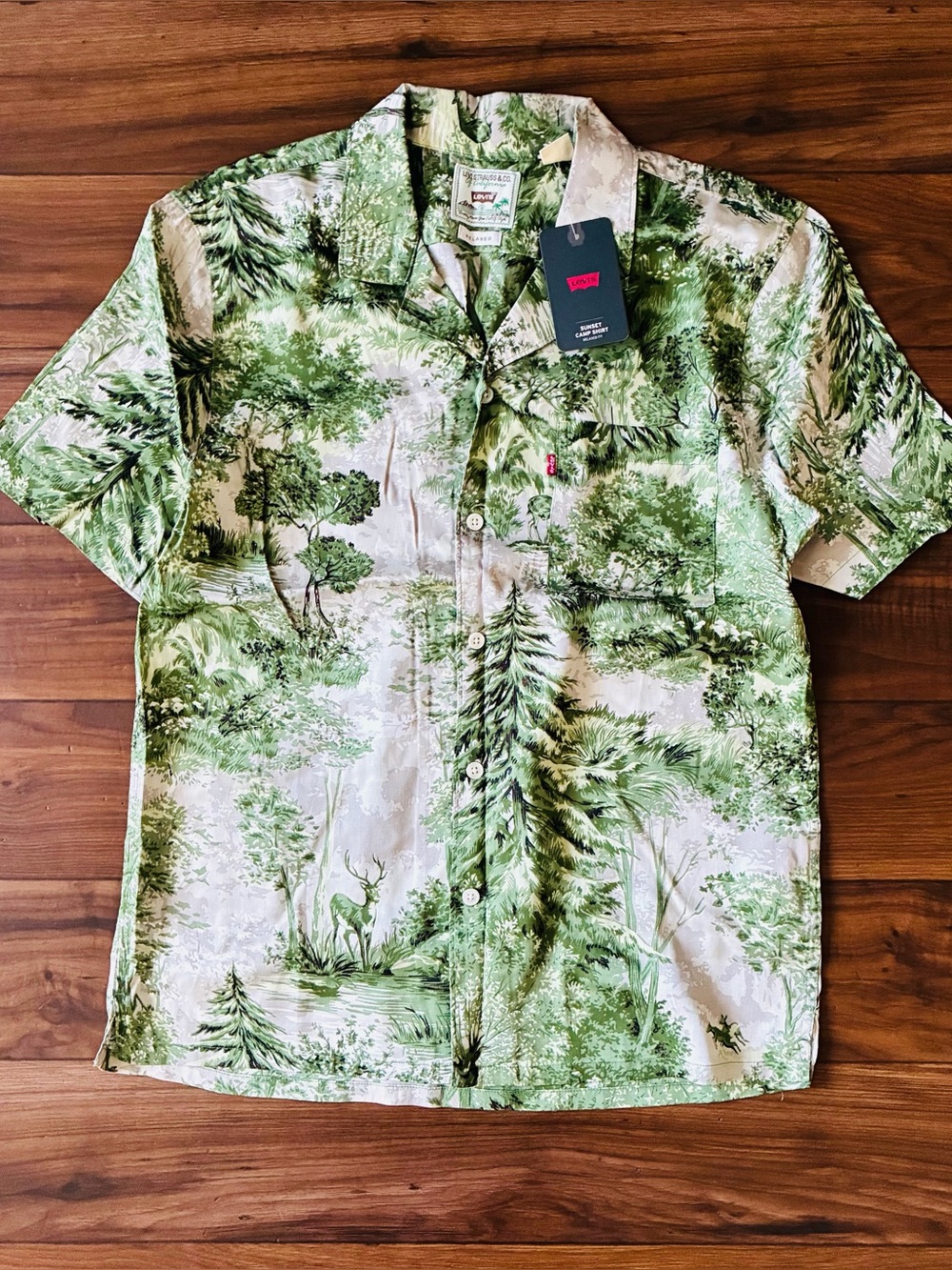 NWT Jacquard Sunset Camp Relaxed Fit Mens Button Down Shirt Size S